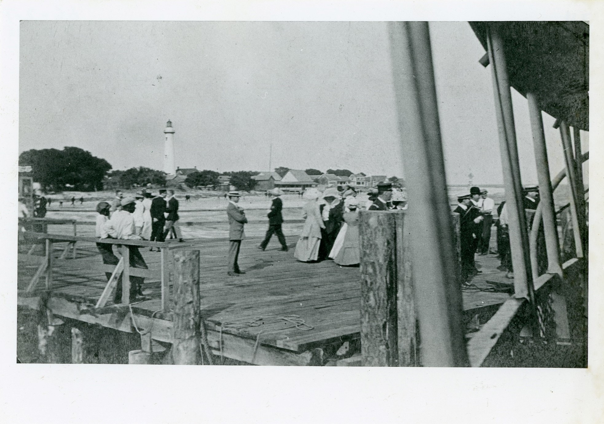 A Moment in History - Coastal Georgia Historical Society
